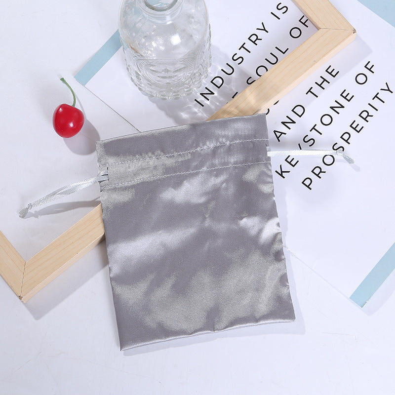 Petite pochette en satin