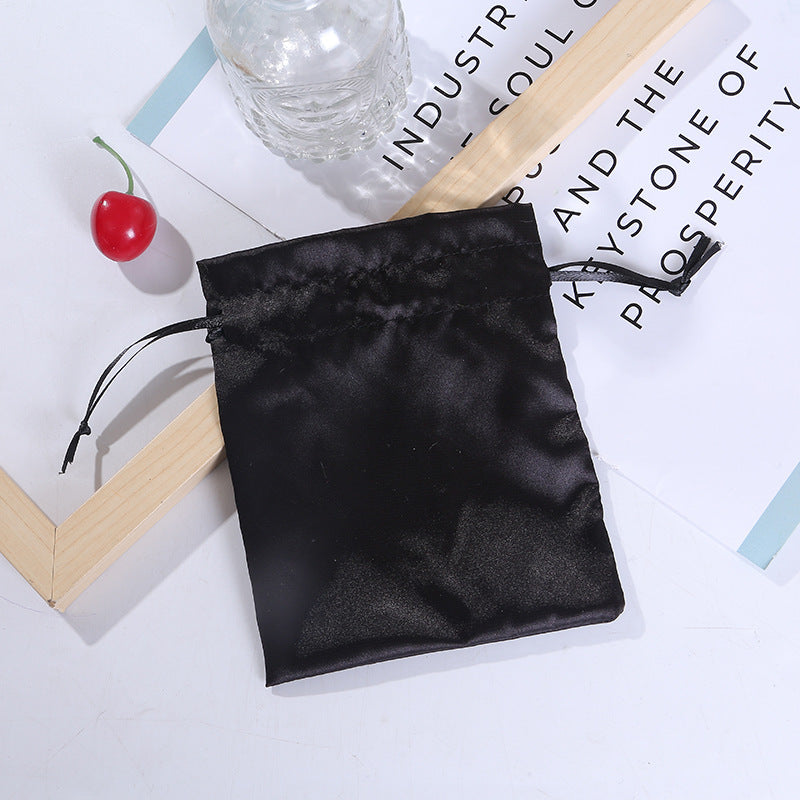 Petite pochette en satin