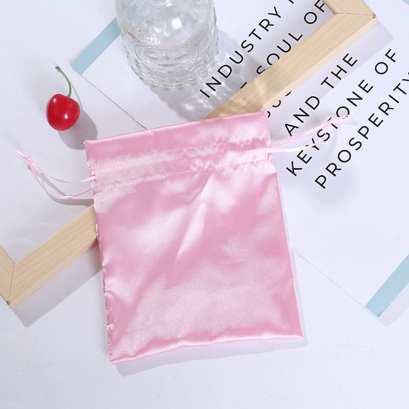 Petite pochette en satin